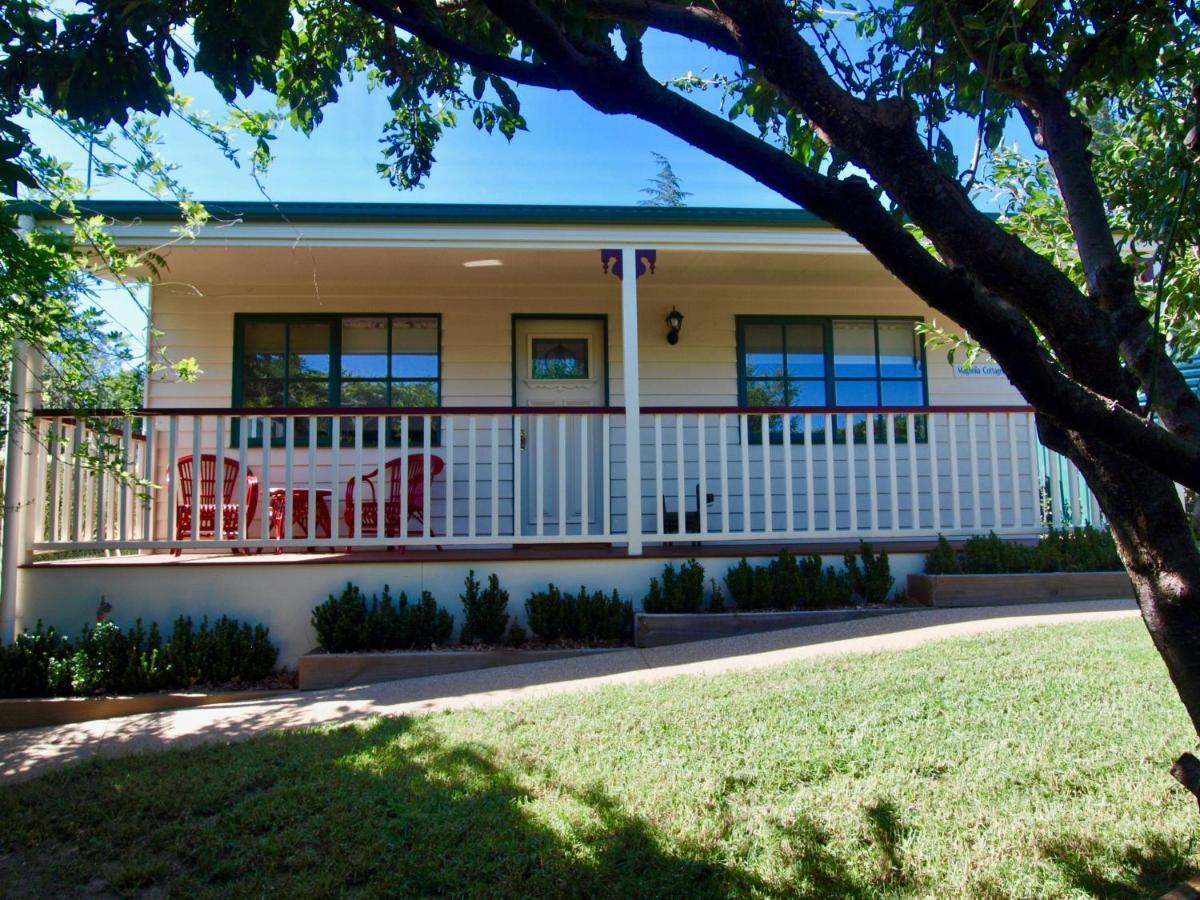 Tiffany'S Cottages Bright Exterior foto