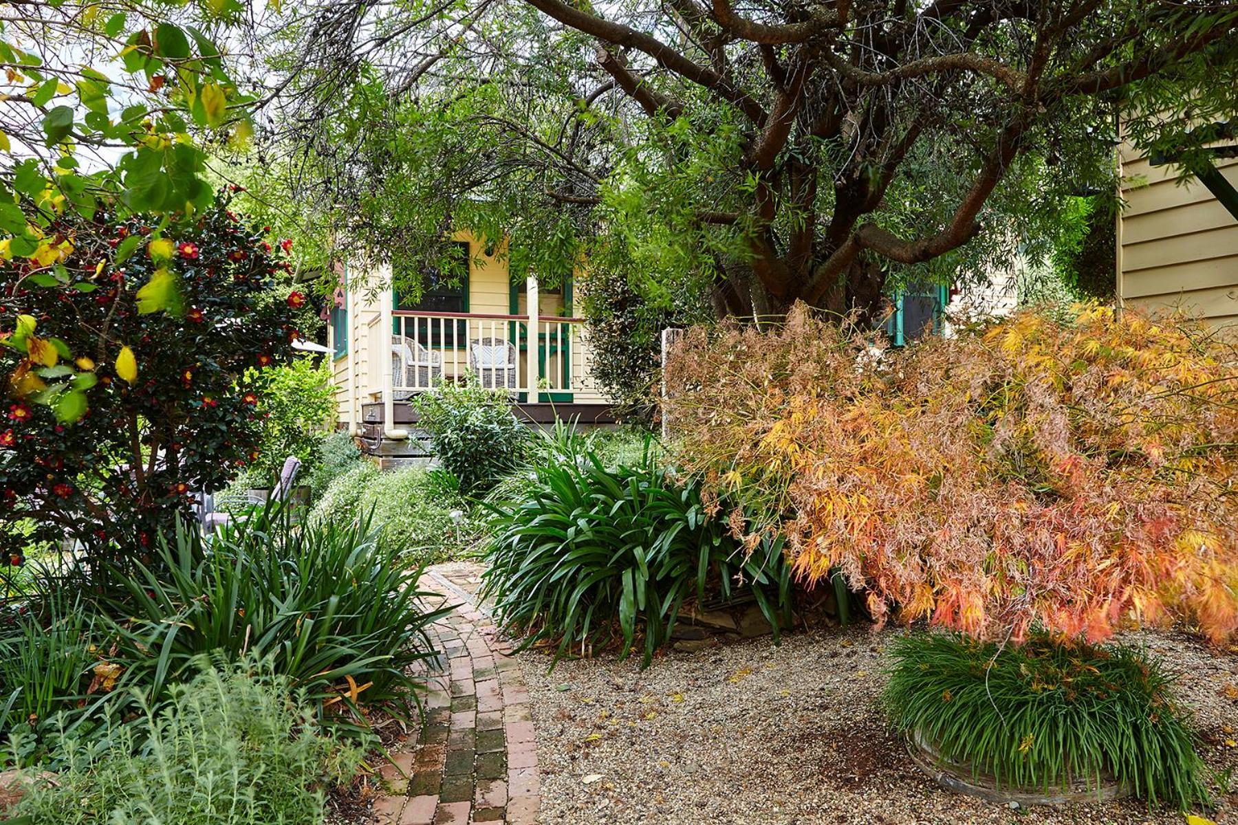 Tiffany'S Cottages Bright Exterior foto